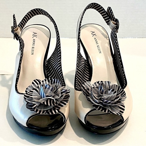 NWOT — Anne Klein Black & Cream 4 inch heels  size 8M - Picture 2 of 15